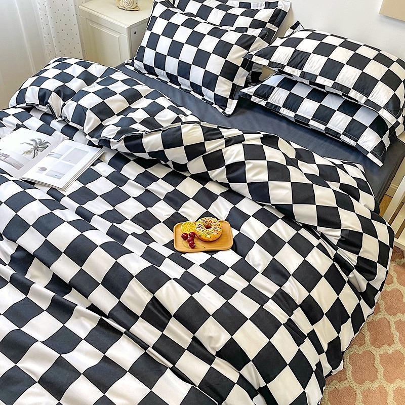 Checked Bedding Set | Duvet Covers with Stylish Design | Soft Polyester for Cozy Bedrooms