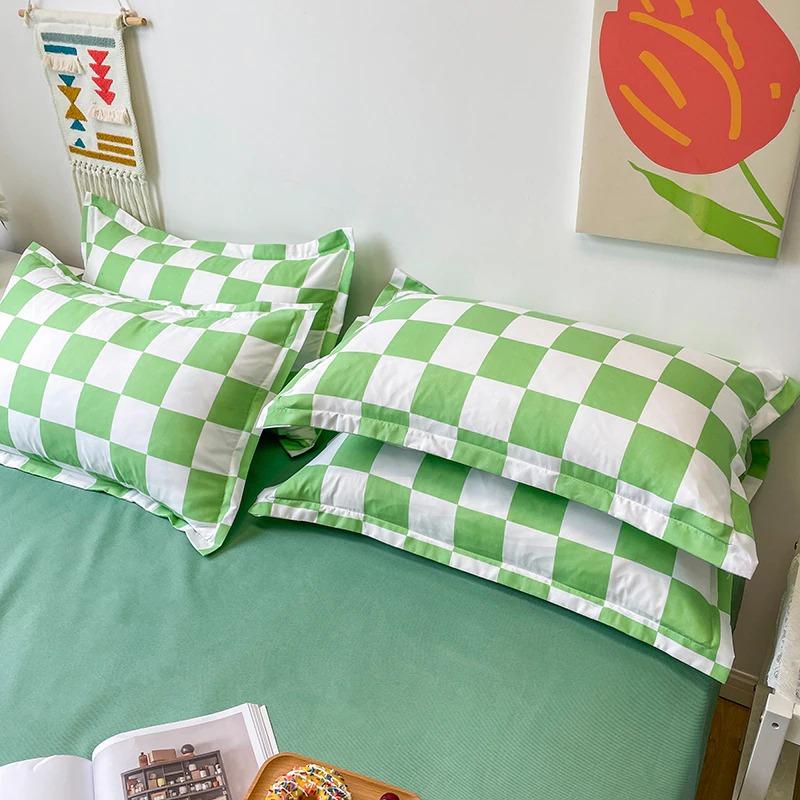 Checked Bedding Set | Duvet Covers with Stylish Design | Soft Polyester for Cozy Bedrooms