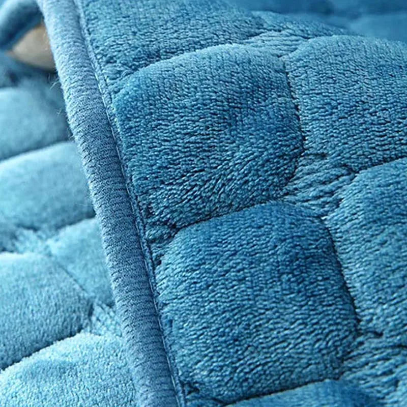 Cozy Home | Non-Slip Sofa Cover with Plush Fabric | Stylish Protection for Your Furniture