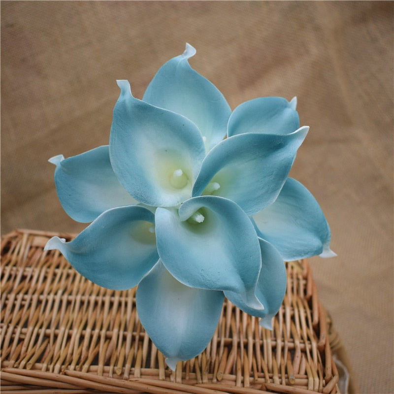 Elegant Calla Lily Flower Bouquet with Real Touch Design | Stunning Marine Blue Decor for Weddings and Events