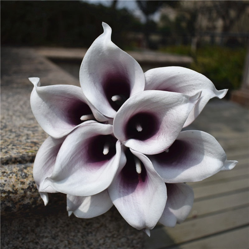 Elegant Calla Lily Flower Bouquet with Real Touch Design | Stunning Marine Blue Decor for Weddings and Events