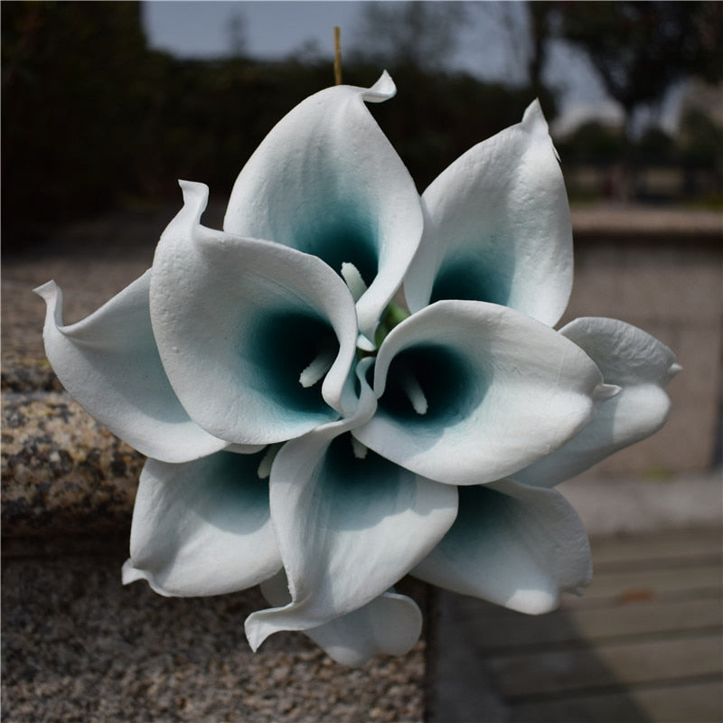 Elegant Calla Lily Flower Bouquet with Real Touch Design | Stunning Marine Blue Decor for Weddings and Events