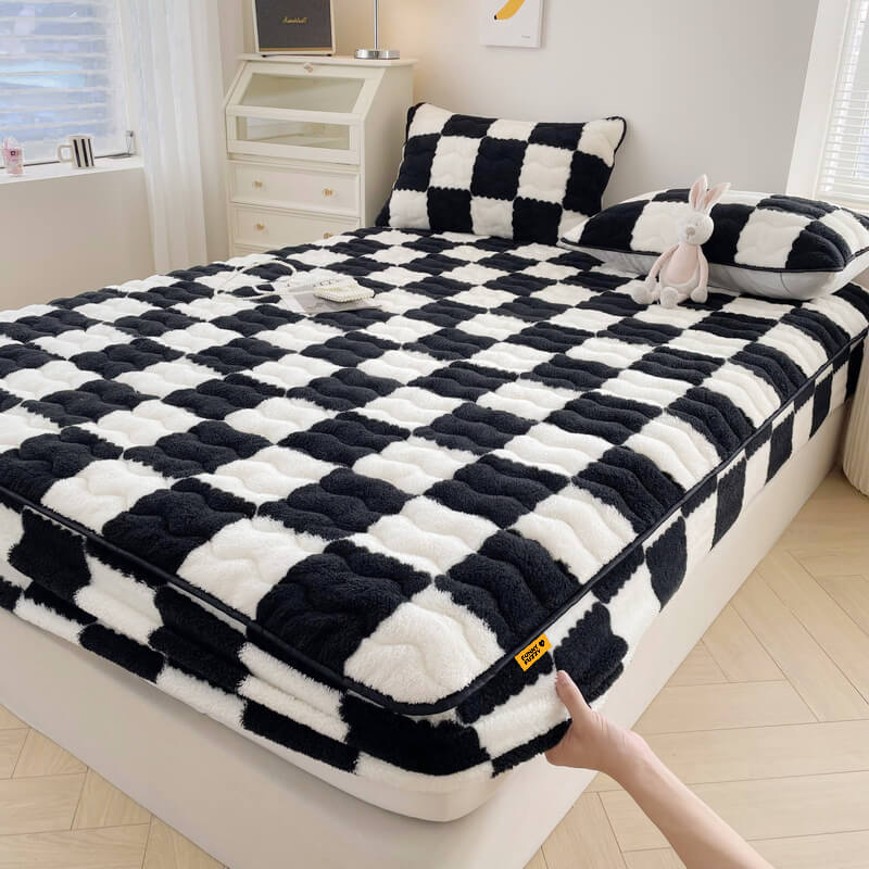 Luxurious Velvet Fitted Bed Sheet with Chic Checked Design for Ultimate Comfort