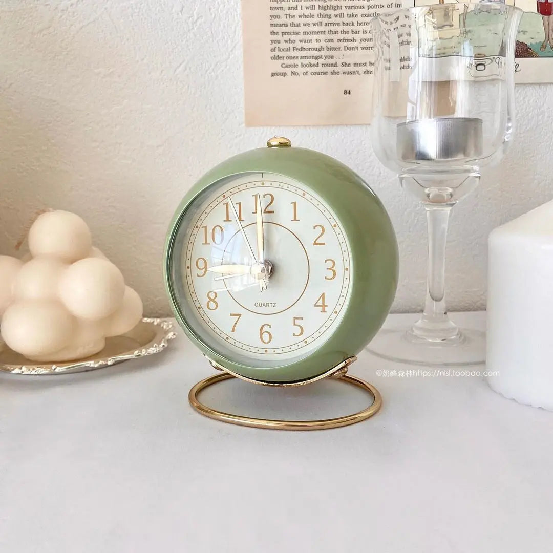 Retro Vintage Style Alarm Clock with Gold Accents & Silent Operation for Elegant Mornings