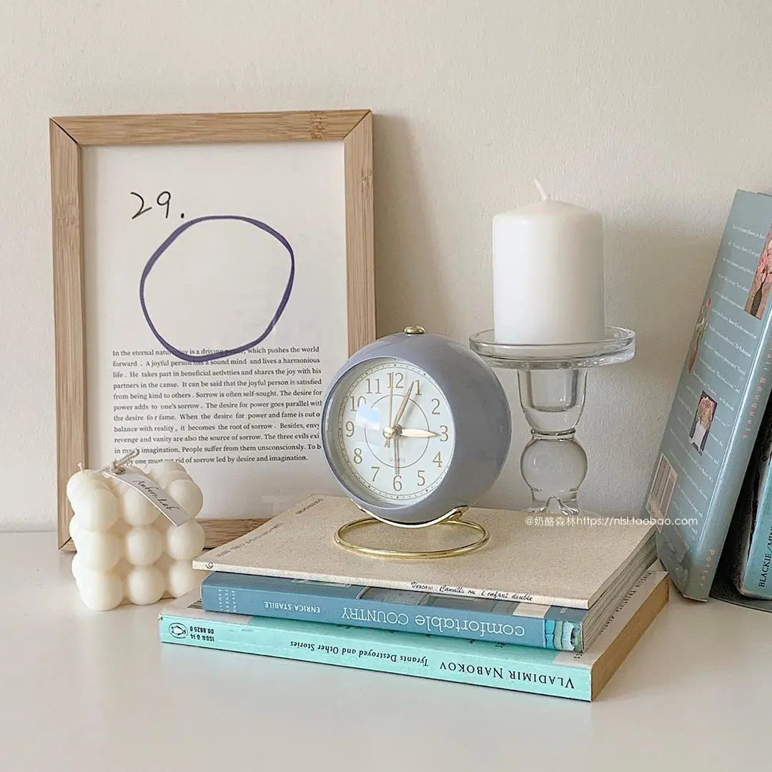 Retro Vintage Style Alarm Clock with Gold Accents & Silent Operation for Elegant Mornings